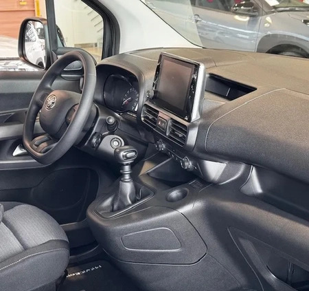 Toyota Proace City Verso cena 129900 przebieg: 5, rok produkcji 2024 z Szlichtyngowa małe 79
